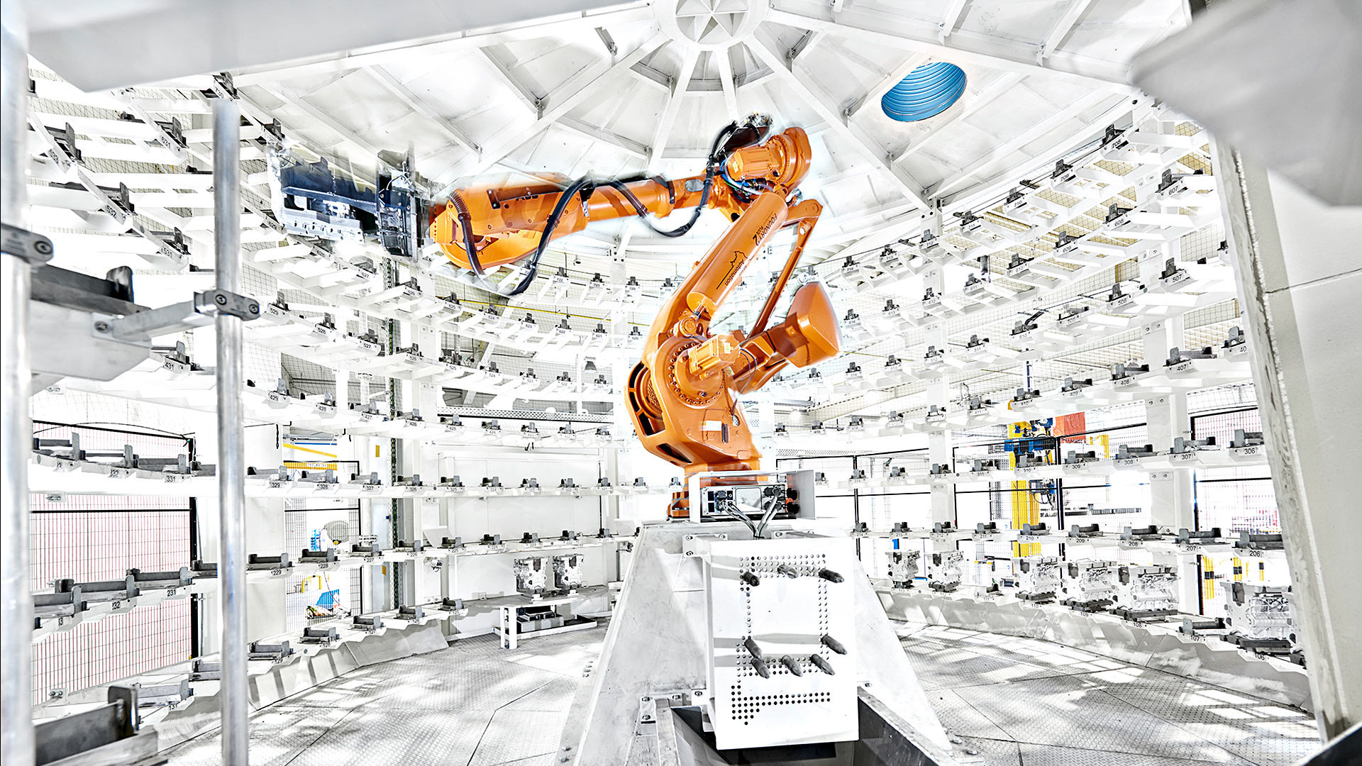 Industriefotografie eines Roboters unseres Kunden ABB in der Giesserei Nemak